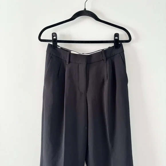 Aritzia NWT The Effortless Pant Lo-Rise Crepette Trousers Bottoms Tailored - Picture 4 of 8